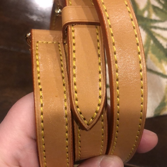 LOUIS VUITTON Replacement Vachetta Leather Shoulder Strap with LV Clasps - Picture 6 of 15